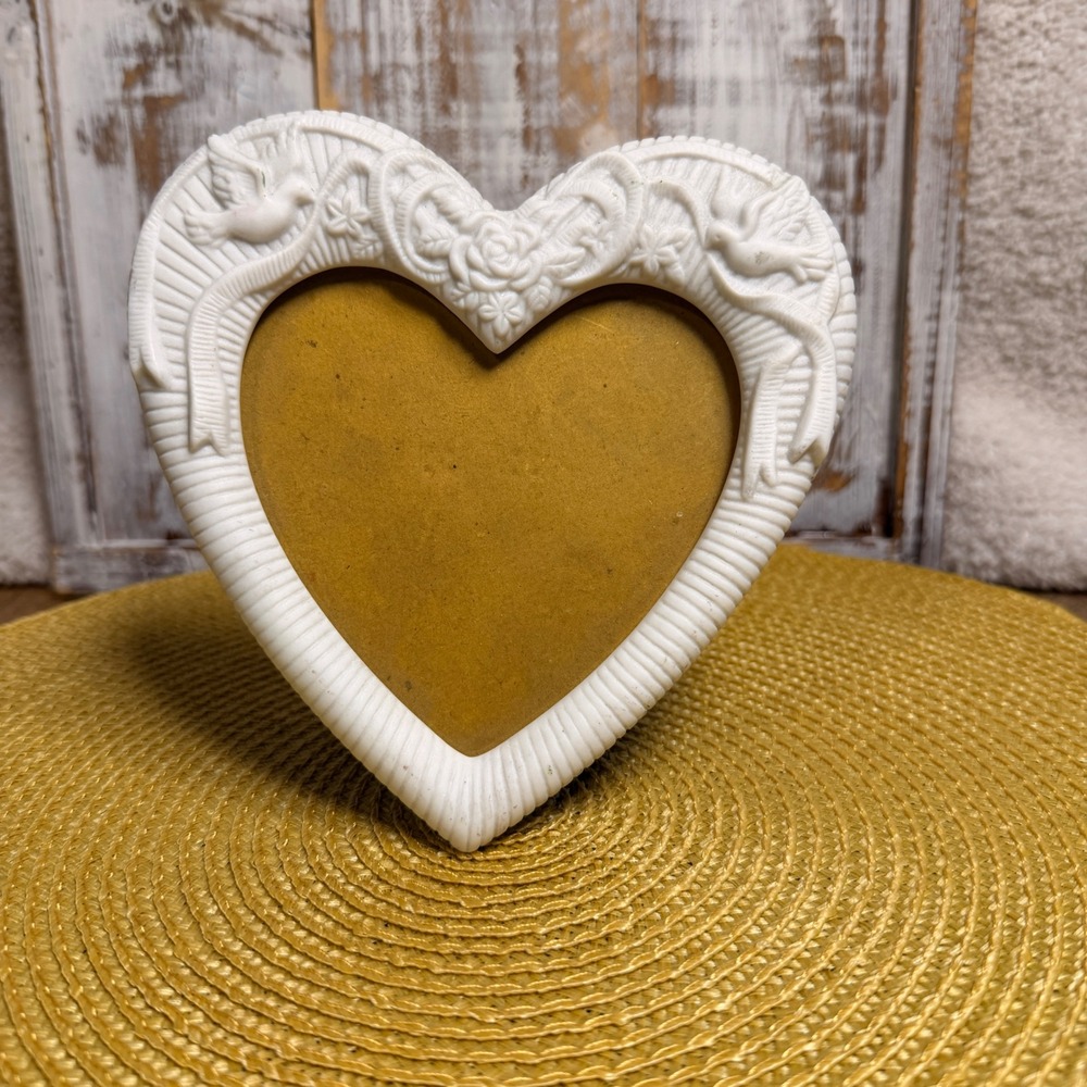 Vintage Heart Shaped White Resin Picture Frame Doves Roses Romantic Cottagecore
